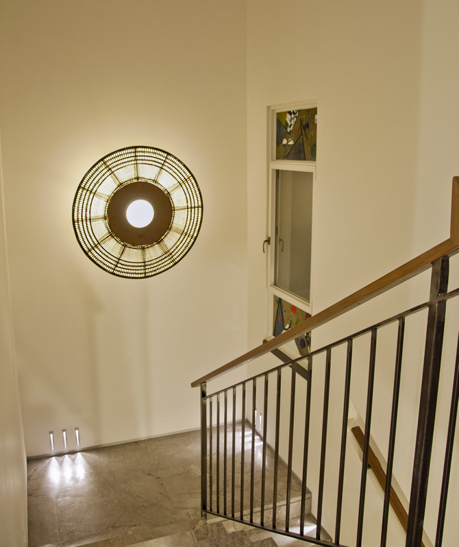 עיצוב תאורה במדרגות ומסדרונות